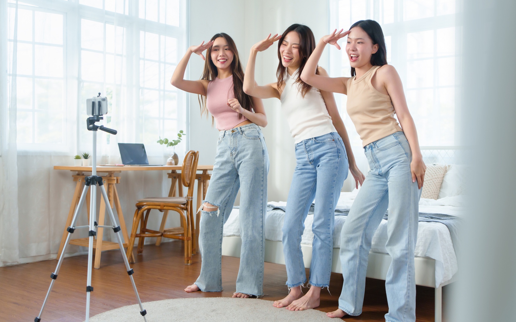 3 Tuyệt Chiêu Hô Biến Dịp 8/3 Thêm Đáng Nhớ Cho Chị Em Công Sở