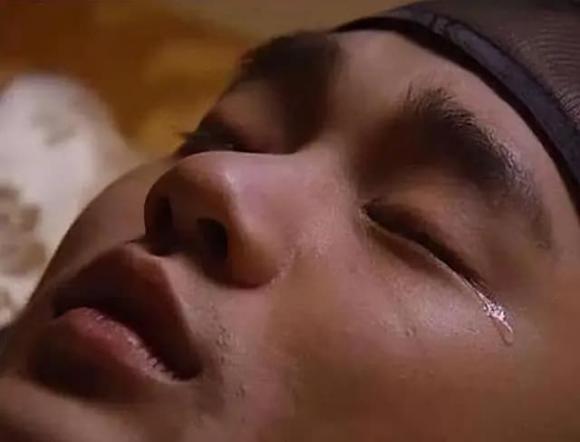 Hiện tượng người sắp chết chảy nước mắt c&oacute; đ&aacute;ng lo kh&ocirc;ng? N&ecirc;n l&agrave;m g&igrave; khi gặp? - Ảnh 3.