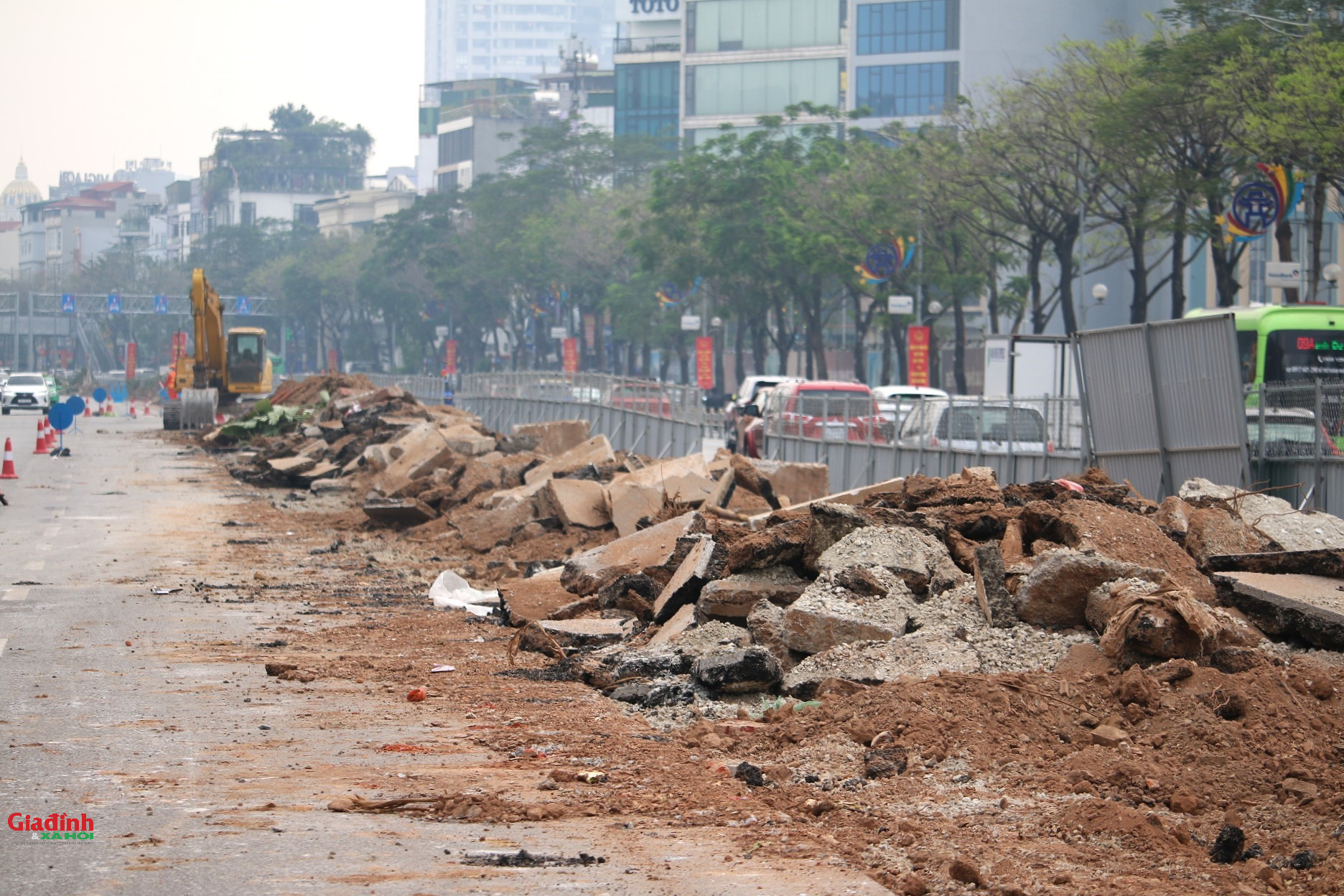 H&agrave; Nội th&aacute;o dải ph&acirc;n c&aacute;ch đường V&otilde; Ch&iacute; C&ocirc;ng để thi c&ocirc;ng cống hộp 920 tỷ đồng - Ảnh 5.