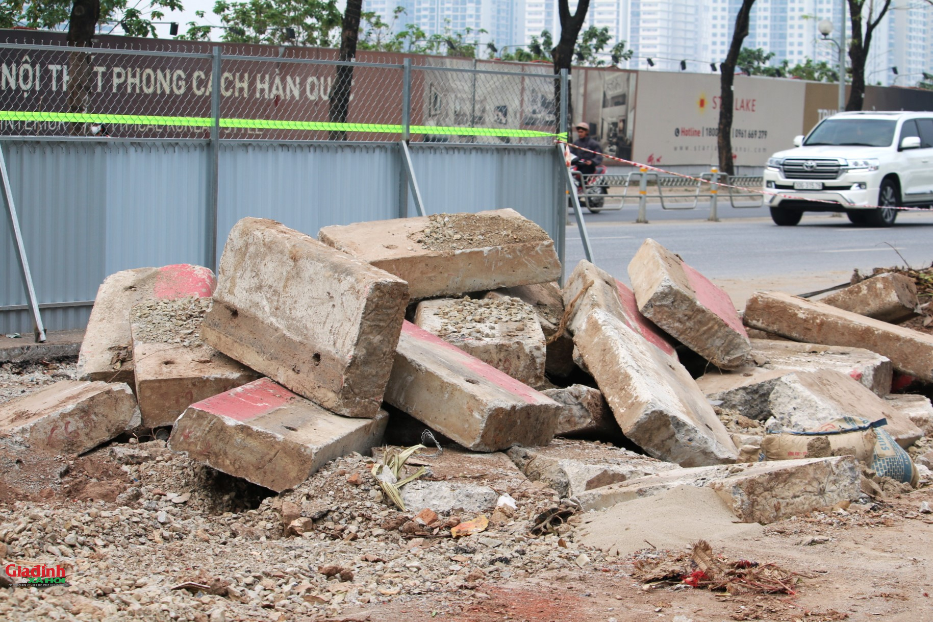 H&agrave; Nội th&aacute;o dải ph&acirc;n c&aacute;ch đường V&otilde; Ch&iacute; C&ocirc;ng để thi c&ocirc;ng cống hộp 920 tỷ đồng - Ảnh 6.