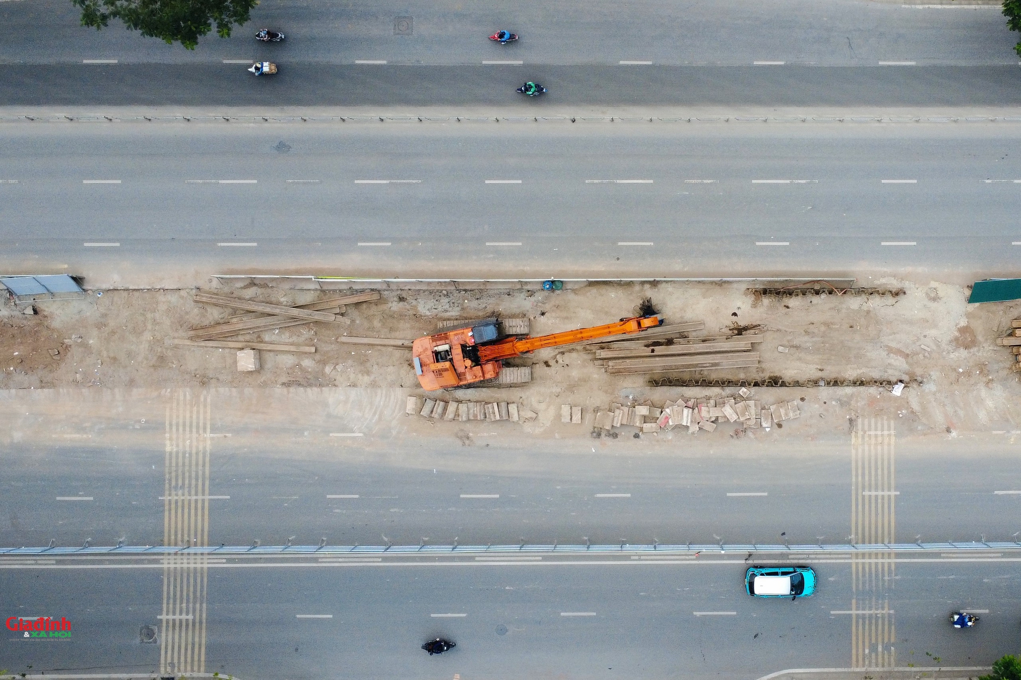 H&agrave; Nội th&aacute;o dải ph&acirc;n c&aacute;ch đường V&otilde; Ch&iacute; C&ocirc;ng để thi c&ocirc;ng cống hộp 920 tỷ đồng - Ảnh 10.