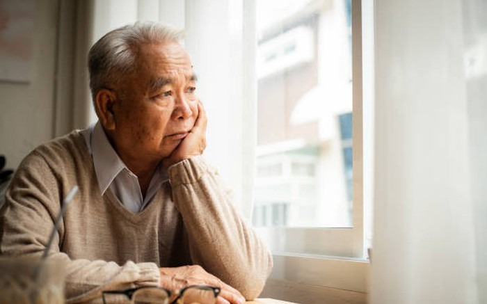 Cuộc Sống Hưu Trí Không Như Mơ: 4 Nỗi Khó Khó Nói Của Cụ Ông Lương Hưu Cao