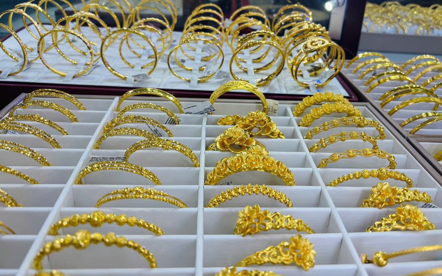 Gi&aacute; v&agrave;ng h&ocirc;m nay 9 / 3: V&agrave;ng SJC , Bảo T&iacute;n Minh Ch&acirc;u giảm s&acirc;u bao nhi&ecirc;u? - Ảnh 1.