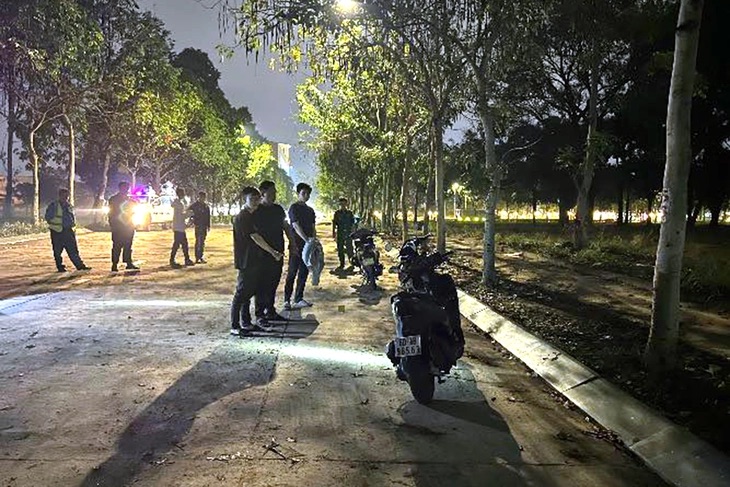 Tìm bị hại liên quan nhóm giả danh công an, cưỡng đoạt tiền người dân - Ảnh 1. Tìm bị hại liên quan nhóm giả danh công an, cưỡng đoạt tiền người dân - Ảnh 1.