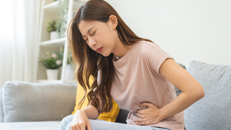 Dấu hiệu cảnh b&aacute;o polyp nội mạc tử cung cần đi kh&aacute;m- Ảnh 3.