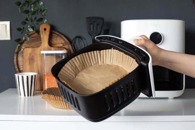 Th&oacute;i quen l&agrave;m giảm độ gi&ograve;n của thực phẩm khi d&ugrave;ng nồi chi&ecirc;n kh&ocirc;ng dầu - Ảnh 2.