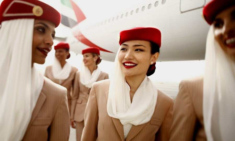 V&igrave; sao tiếp vi&ecirc;n h&agrave;ng kh&ocirc;ng lại phải quy định chiều cao 1,6 m trở l&ecirc;n đối với nữ? - Ảnh 2.