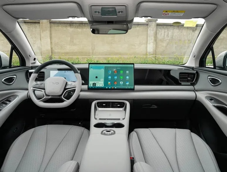 SUV hạng C gi&aacute; 500 triệu đồng s&aacute;nh ngang Mazda CX-5 đẹp long lanh, chạy xa tới 710km/1 lần sạc, pin độc quyền BYD, mắt thần 5.0 rẻ ngang xe hạng A Kia Sonet - Ảnh 3.