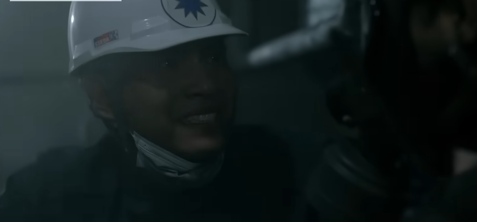 Trung tá Minh Kiên có bỏ Lợi lại trong đám cháy khi được cầu xin rời đi? - Ảnh 4. Trung tá Minh Kiên có bỏ Lợi lại trong đám cháy khi được cầu xin rời đi? - Ảnh 4.