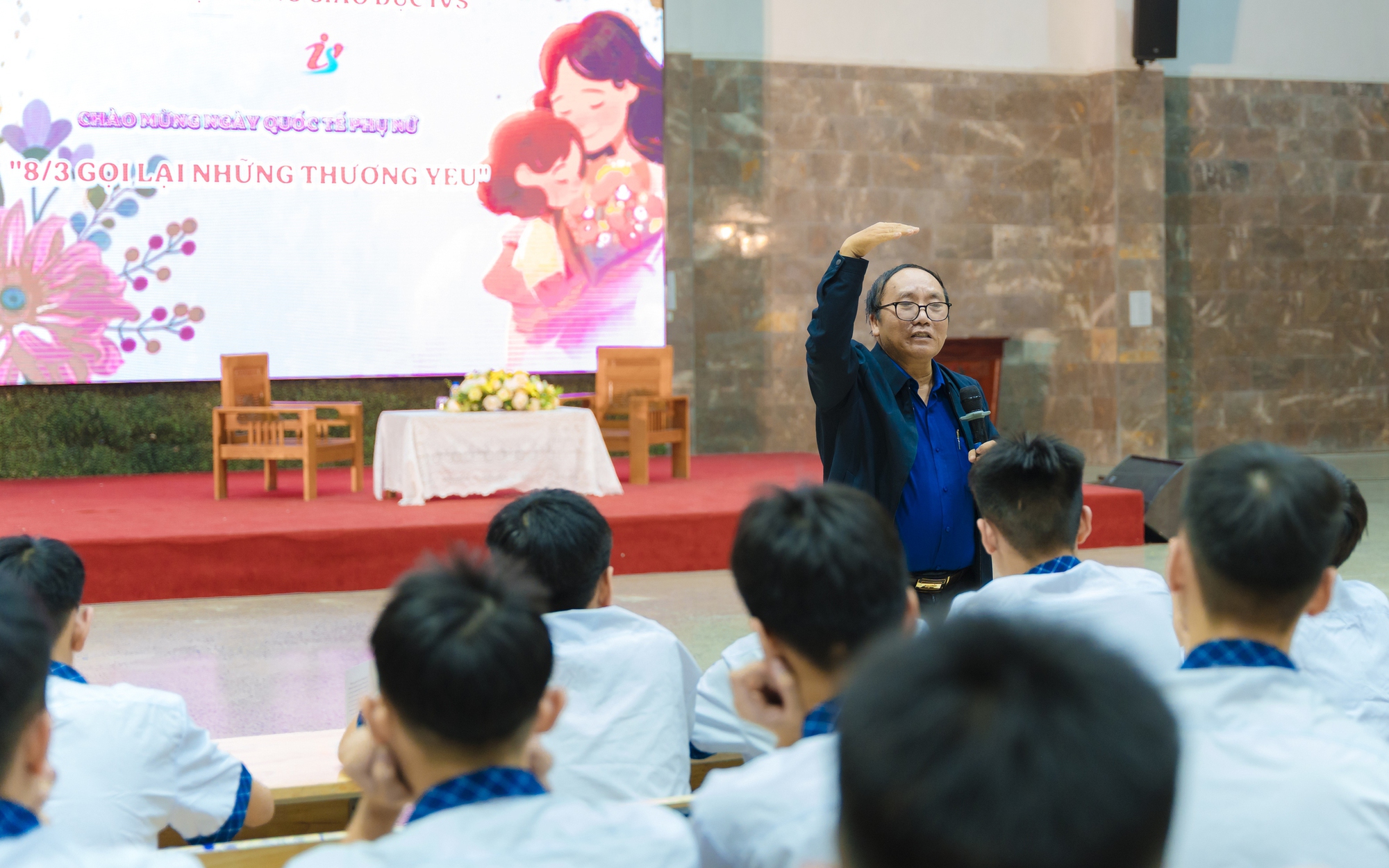 Gợi Lại Những Thương Yêu Cho Học Sinh Từng Mê Game: Hành Trình Chữa Lành