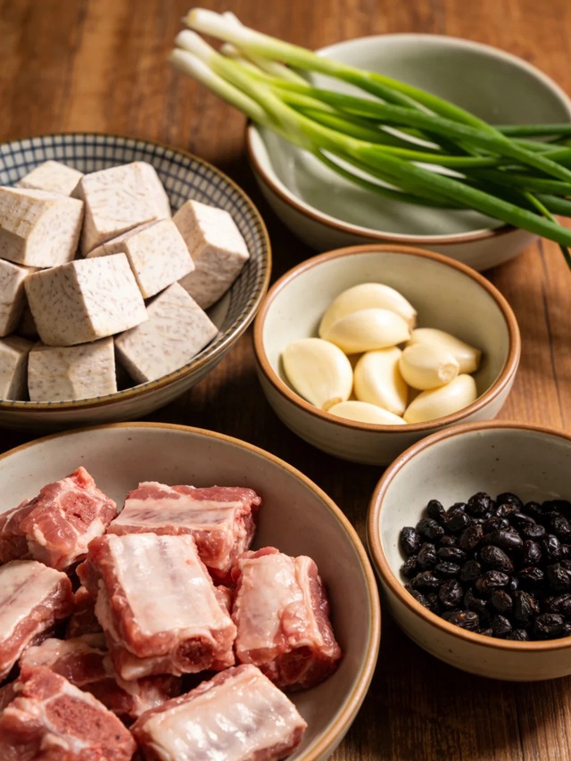 Tại sao m&oacute;n sườn hấp t&agrave;u x&igrave; lại khiến chị em bận rộn m&ecirc; mẩn? 15 ph&uacute;t ướp + hấp l&agrave; "hạ gục" cả t&ocirc; cơm lớn - Ảnh 1.