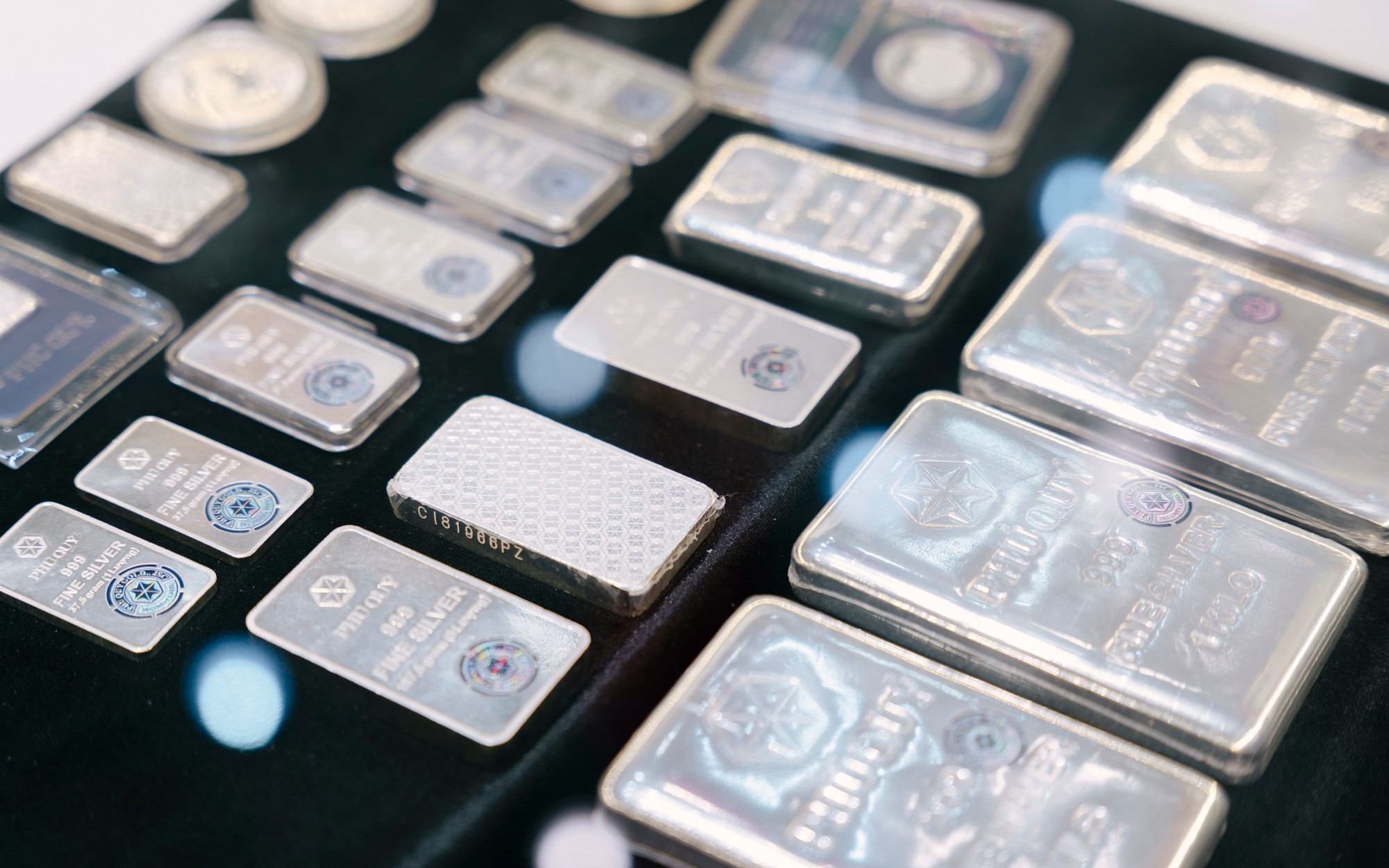 Gi&aacute; bạc h&ocirc;m nay 1/4: Ph&uacute; Q&uacute;y, Doji, Ancarat biến động như n&agrave;o?