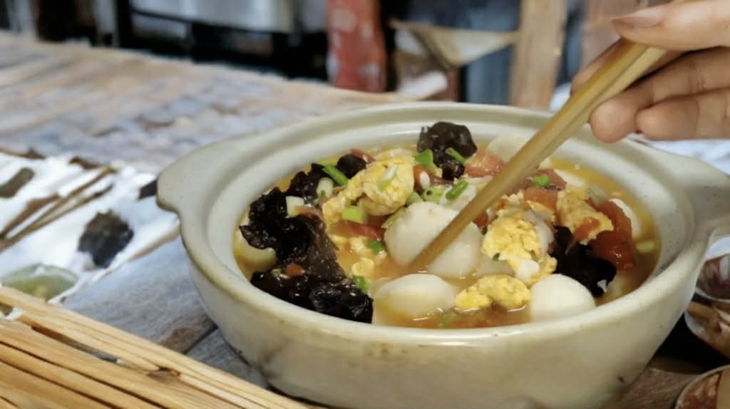 D&ugrave;ng 4 nguy&ecirc;n liệu c&oacute; đầy ngo&agrave;i chợ nấu m&oacute;n canh cực ngon, khiến bạn ăn sạch đến giọt cuối c&ugrave;ng - Ảnh 8.