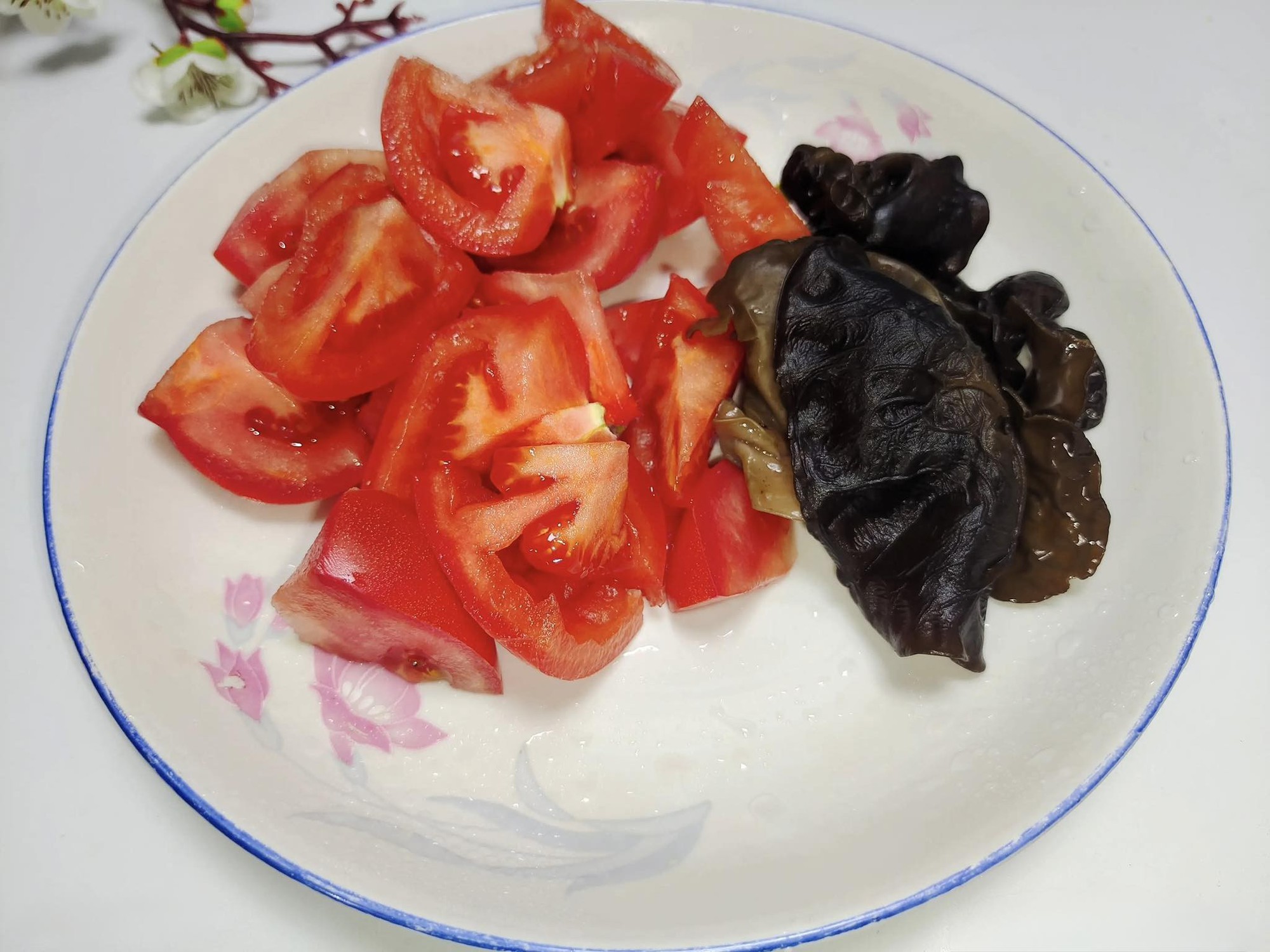 D&ugrave;ng 4 nguy&ecirc;n liệu c&oacute; đầy ngo&agrave;i chợ nấu m&oacute;n canh cực ngon, khiến bạn ăn sạch đến giọt cuối c&ugrave;ng - Ảnh 2.