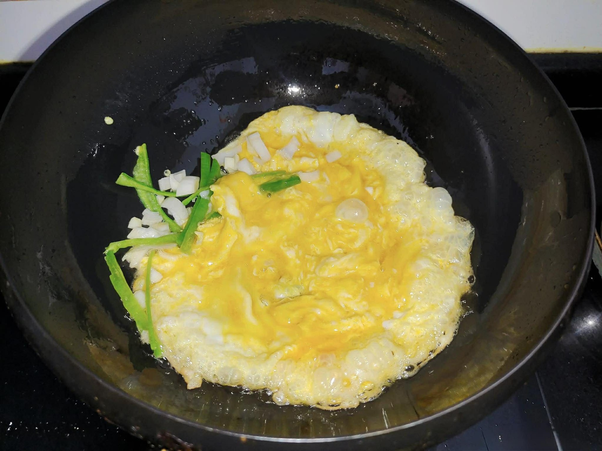 D&ugrave;ng 4 nguy&ecirc;n liệu c&oacute; đầy ngo&agrave;i chợ nấu m&oacute;n canh cực ngon, khiến bạn ăn sạch đến giọt cuối c&ugrave;ng - Ảnh 3.