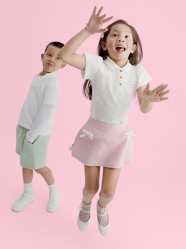 Cặp song sinh nhà Hồ Ngọc Hà 'bắn ảnh' cực tốt trong bộ hình thời trang - Ảnh 5. Cặp song sinh nhà Hồ Ngọc Hà 'bắn ảnh' cực tốt trong bộ hình thời trang - Ảnh 5.