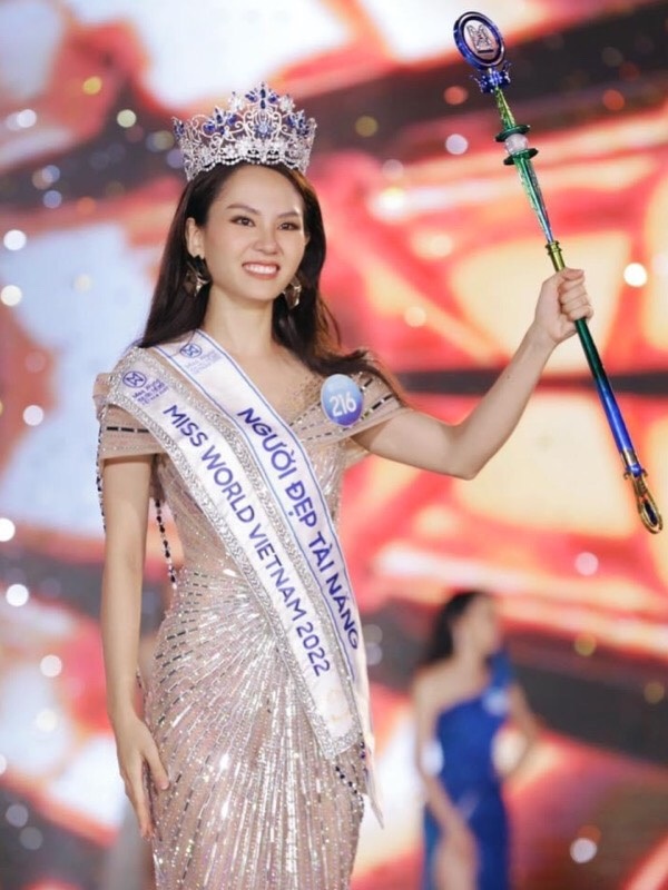 Hoa hậu Mai Phương học c&aacute;ch chấp nhận bản th&acirc;n - Ảnh 1.