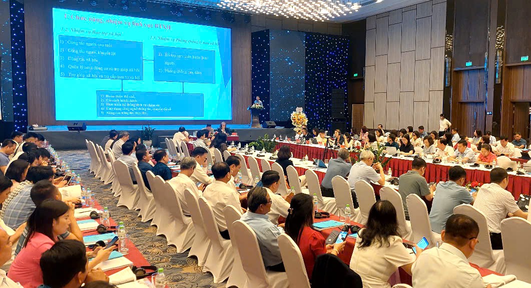 Việt Nam thích ứng với già hóa dân số: Thách thức và vận hội từ "Kinh tế bạc" - Ảnh 1. Việt Nam thích ứng với già hóa dân số: Thách thức và vận hội từ "Kinh tế bạc" - Ảnh 1.