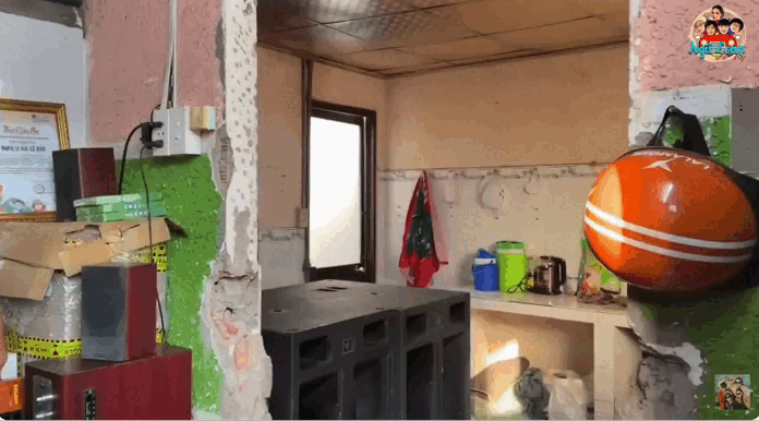 Nghệ sĩ L&ecirc; Bảo sống tạm bợ trong nh&agrave; kho tại TP . HCM , cuộc đời xế chiều đ&aacute;ng thương - Ảnh 3.