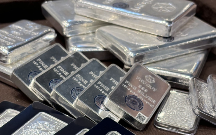 Gi&aacute; bạc h&ocirc;m nay 12/4: Ph&uacute; Qu&yacute;, Doji, Ancarat, Sacombank-SBJ tăng giảm như n&agrave;o?