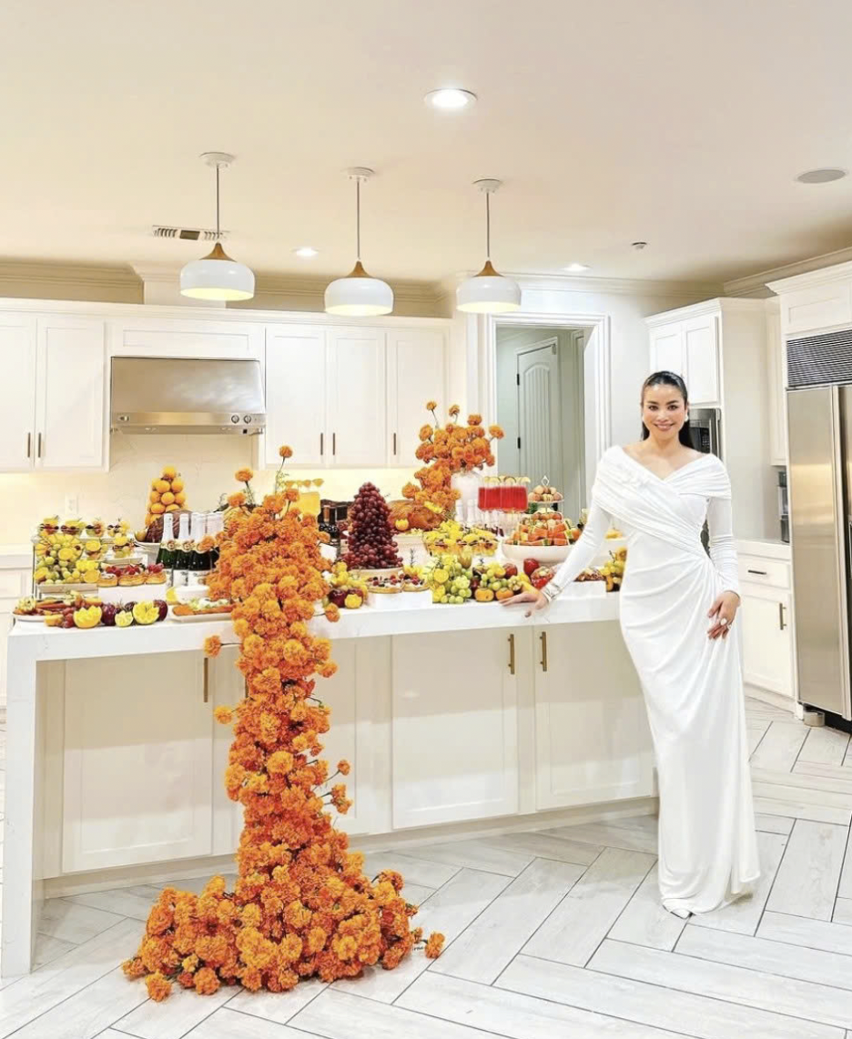 Phạm Hương từ Hải Ph&ograve;ng tỏa s&aacute;ng tại Mỹ: Cuộc sống hạnh ph&uacute;c B&ecirc;n chồng v&agrave; con trai - Ảnh 5.