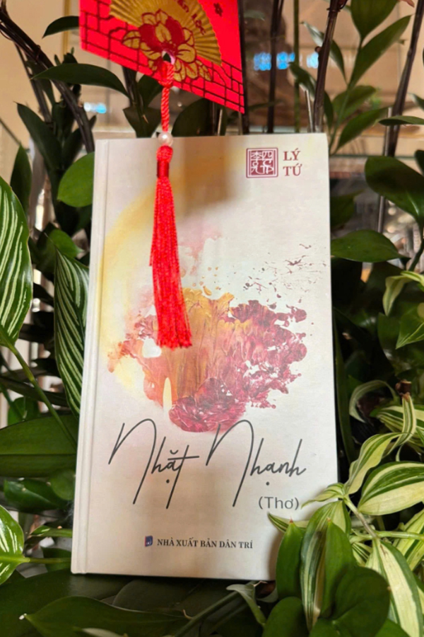 Tác giả Lý Tứ ra mắt 2 tác phẩm về Phật pháp - Ảnh 2. Tác giả Lý Tứ ra mắt 2 tác phẩm về Phật pháp - Ảnh 2.