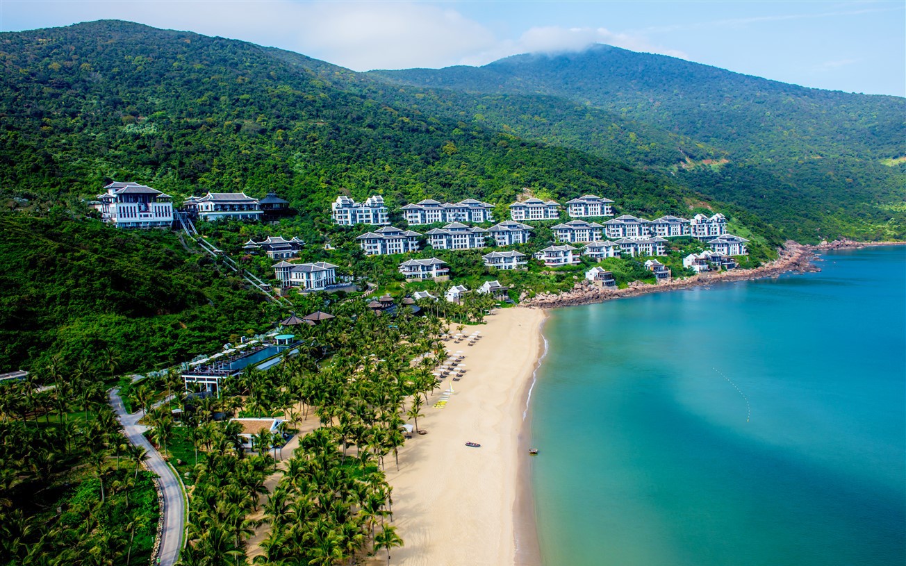 Đằng Sau Bước Chuyển Mình Kỳ Diệu Của Du Lịch Việt Nam