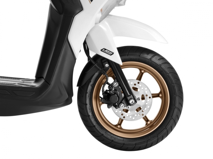 Chi tiết xe ga 125cc gi&aacute; 30,4 triệu đồng ở Việt Nam đẹp long lanh, si&ecirc;u tiết kiệm xăng, cốp rộng, trang bị s&aacute;nh ngang Air Blade, rẻ hơn Vision - Ảnh 8.