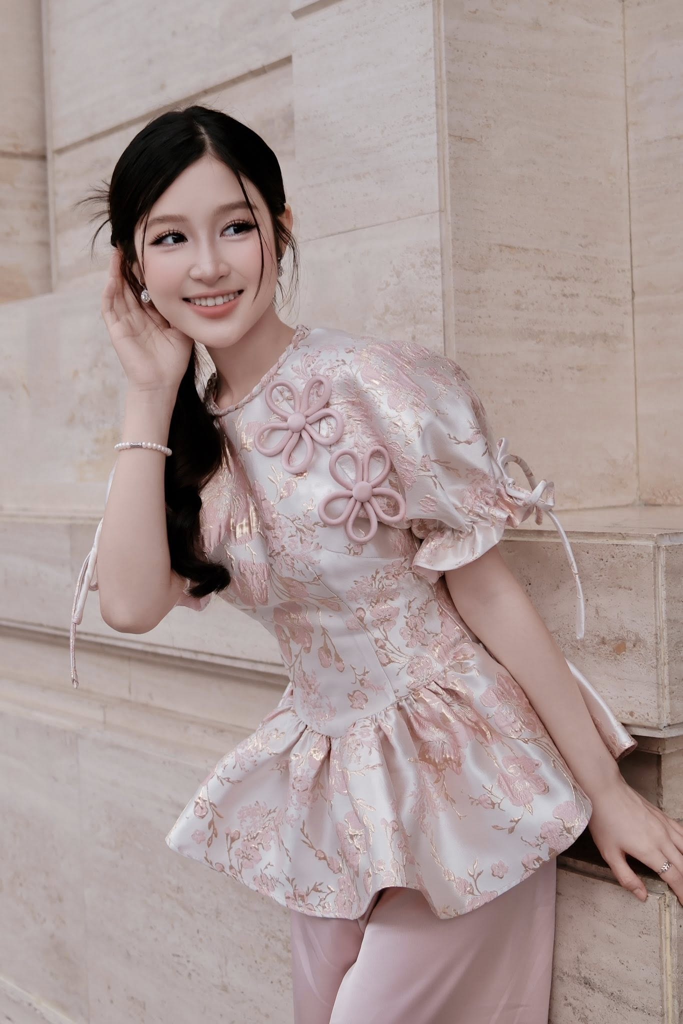 Con g&aacute;i L&ecirc; PhươngL&ecirc; Huỳnh Bảo Ngọc tỏa s&aacute;ng trong vai T&uacute; phim B&oacute;ng ma hạnh ph&uacute;c - Ảnh 8.