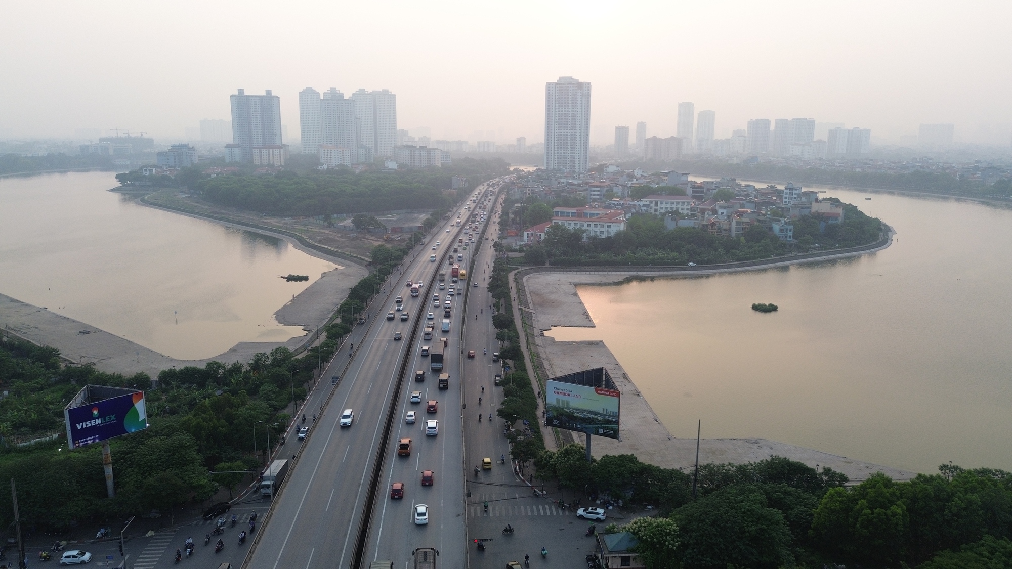 H&agrave; Nội ph&acirc;n luồng giao th&ocirc;ng dịp Giỗ tổ H&ugrave;ng Vương v&agrave; 30/4 - 1/5, người d&acirc;n đi lại thế n&agrave;o?- Ảnh 2.