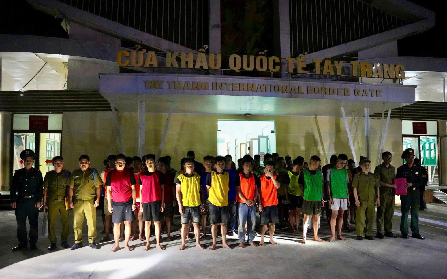Triệt phá đường dây lừa đảo công nghệ cao xuyên quốc gia, bắt 59 đối tượng