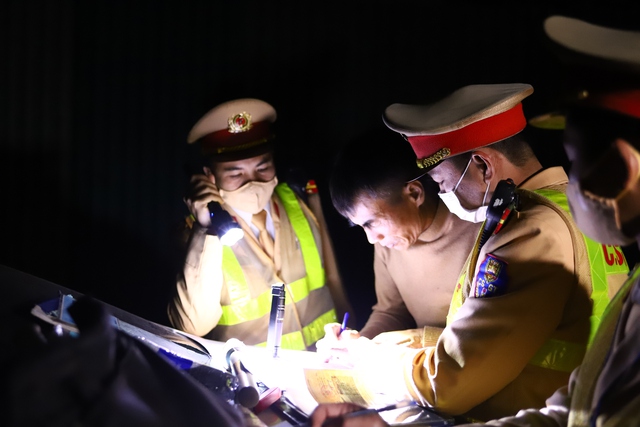 Cục CSGT khẳng định không nâng mức phạt Nghị định 168 , xác thực thuê bao di động từ 15 / 4 - Ảnh 3. Cục CSGT khẳng định không nâng mức phạt Nghị định 168 , xác thực thuê bao di động từ 15 / 4 - Ảnh 3.