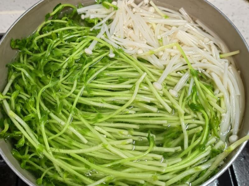 Muốn lấy lại v&ograve;ng eo thon, d&aacute;ng đẹp th&igrave; đừng bỏ qua 3 m&oacute;n ăn vừa gi&uacute;p giảm c&acirc;n m&agrave; vẫn ngon miệng - Ảnh 2.