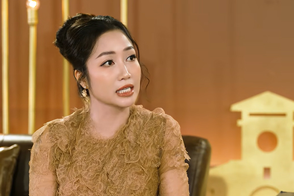 NSƯT Ốc Thanh Vân: 'Nhiều người nói tôi là NSND Hồng Vân thứ 2' - Ảnh 2. NSƯT Ốc Thanh Vân: 'Nhiều người nói tôi là NSND Hồng Vân thứ 2' - Ảnh 2.