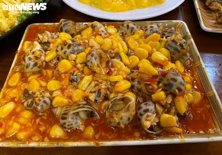 C&aacute;ch l&agrave;m ốc hương x&agrave;o bơ tỏi thơm ngon đơn giản - Ảnh 1.