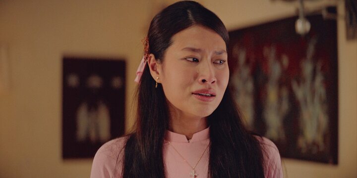 Kh&ocirc;ng ồn &agrave;o kịch t&iacute;nh, v&igrave; sao 'Hẹn em ng&agrave;y nhật thực' vẫn c&aacute;n mốc trăm tỷ đồng? - Ảnh 2.