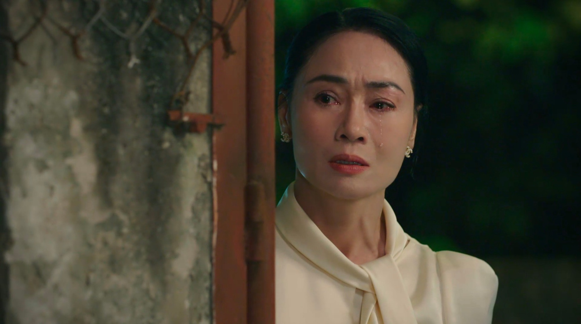 Bà Dung chấp nhận cô giáo Thương, nhưng chồng vẫn phản đối - Ảnh 7. Bà Dung chấp nhận cô giáo Thương, nhưng chồng vẫn phản đối - Ảnh 7.