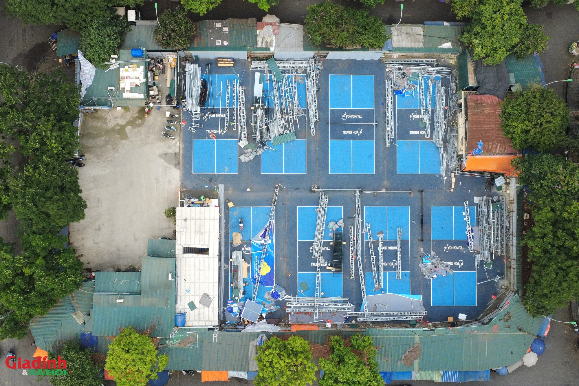 H&agrave; Nội th&aacute;o dỡ tổ hợp s&acirc;n Pickleball tr&aacute;i ph&eacute;p tại đất v&agrave;ng y&ecirc;n h&ograve;a - Ảnh 2.