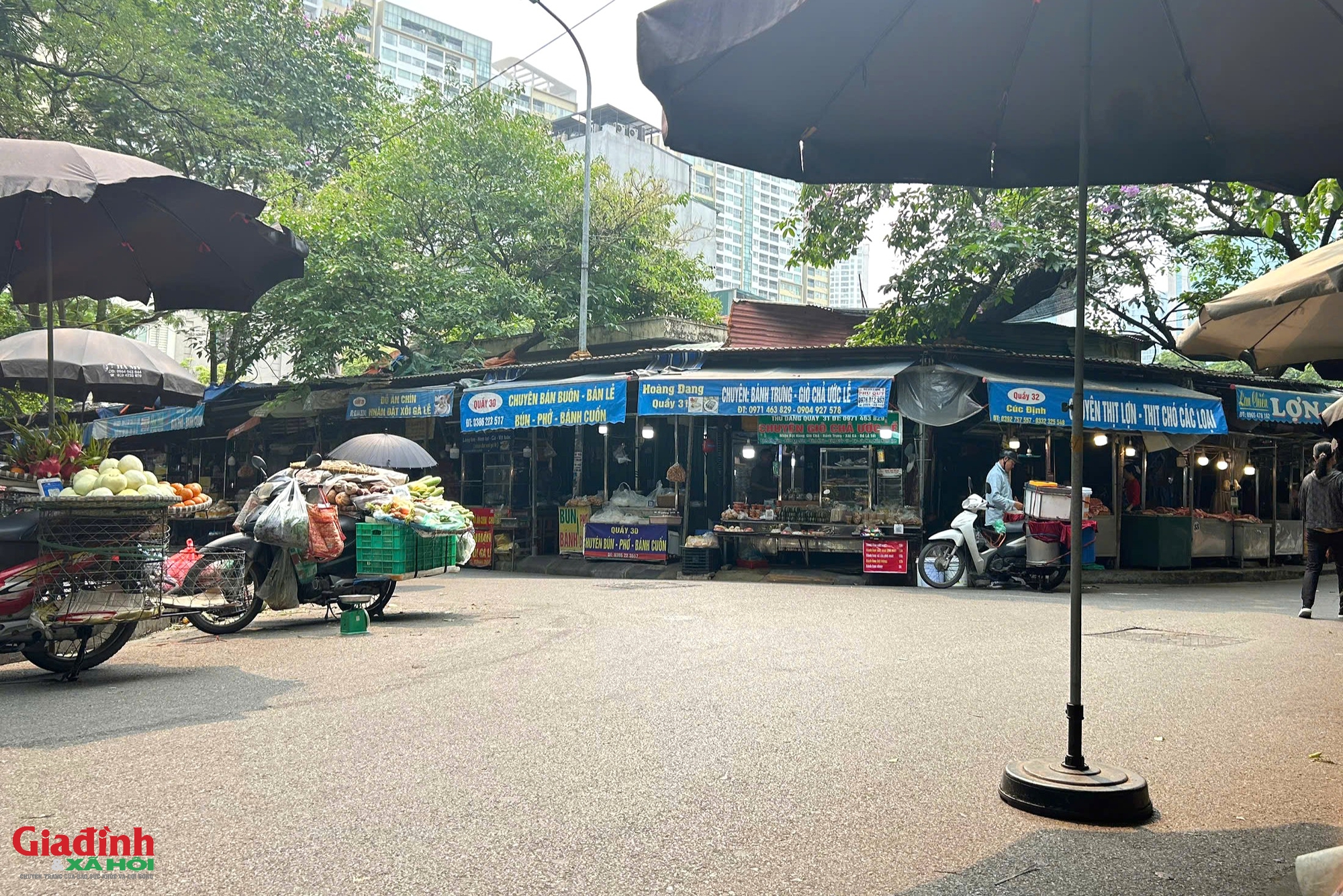 H&agrave; Nội th&aacute;o dỡ tổ hợp s&acirc;n Pickleball tr&aacute;i ph&eacute;p tại đất v&agrave;ng y&ecirc;n h&ograve;a - Ảnh 5.