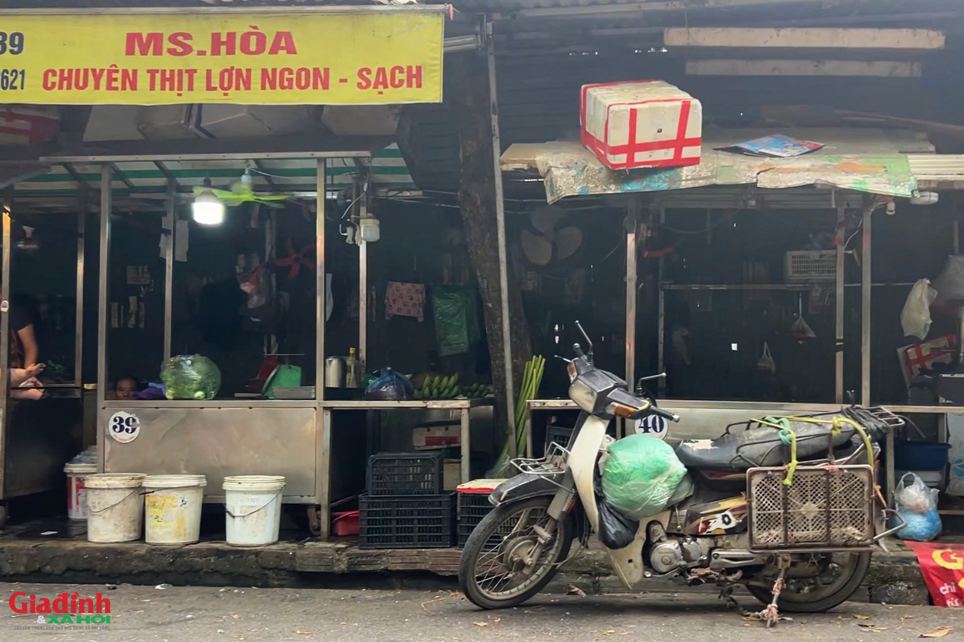H&agrave; Nội th&aacute;o dỡ tổ hợp s&acirc;n Pickleball tr&aacute;i ph&eacute;p tại đất v&agrave;ng y&ecirc;n h&ograve;a - Ảnh 7.