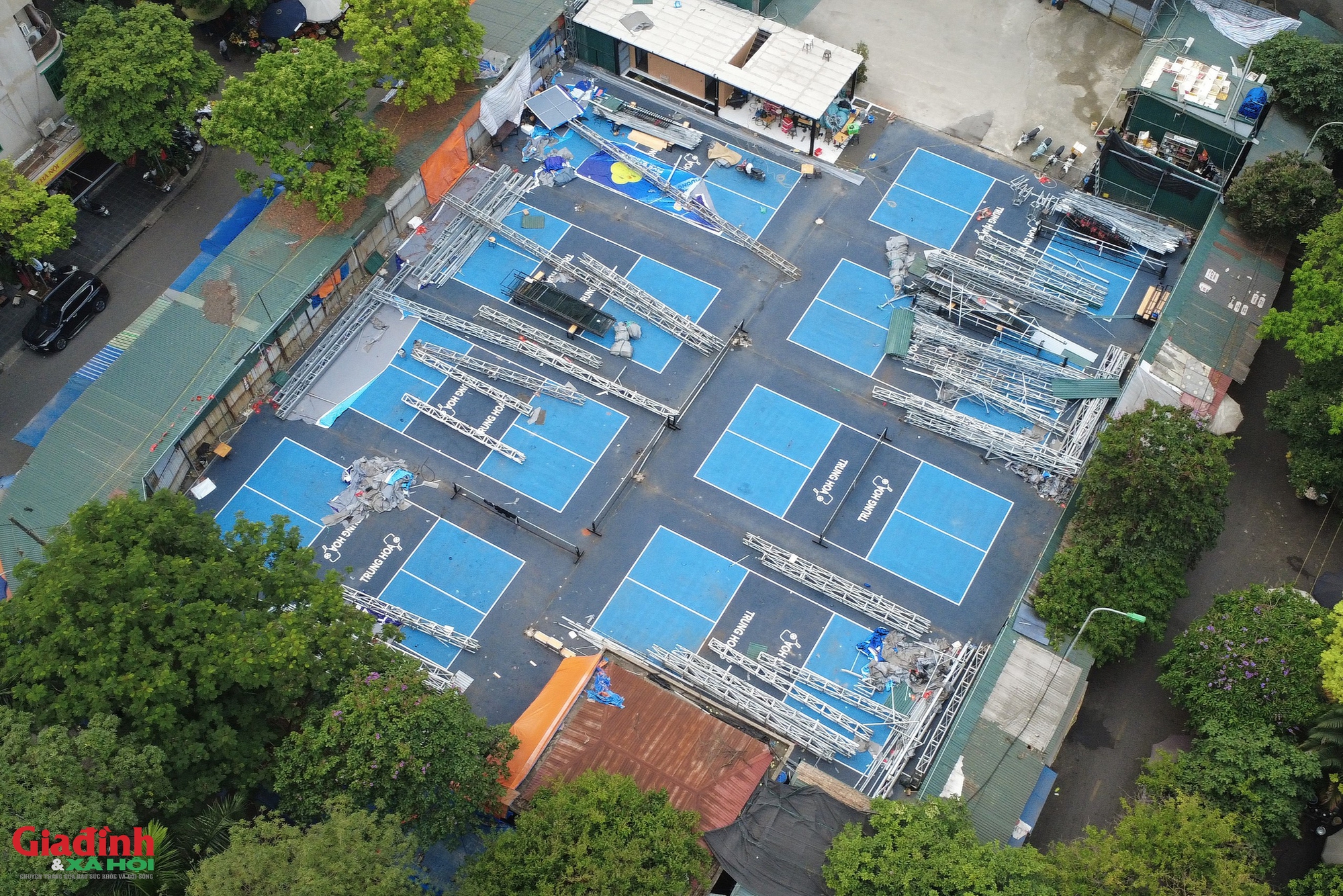 H&agrave; Nội th&aacute;o dỡ tổ hợp s&acirc;n Pickleball tr&aacute;i ph&eacute;p tại đất v&agrave;ng y&ecirc;n h&ograve;a - Ảnh 8.