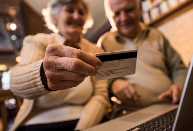 Tuổi gi&agrave; muốn an y&ecirc;n: Đừng vội đưa hết tiền cho con, h&atilde;y chờ 3 thời điểm n&agrave;y - Ảnh 3.