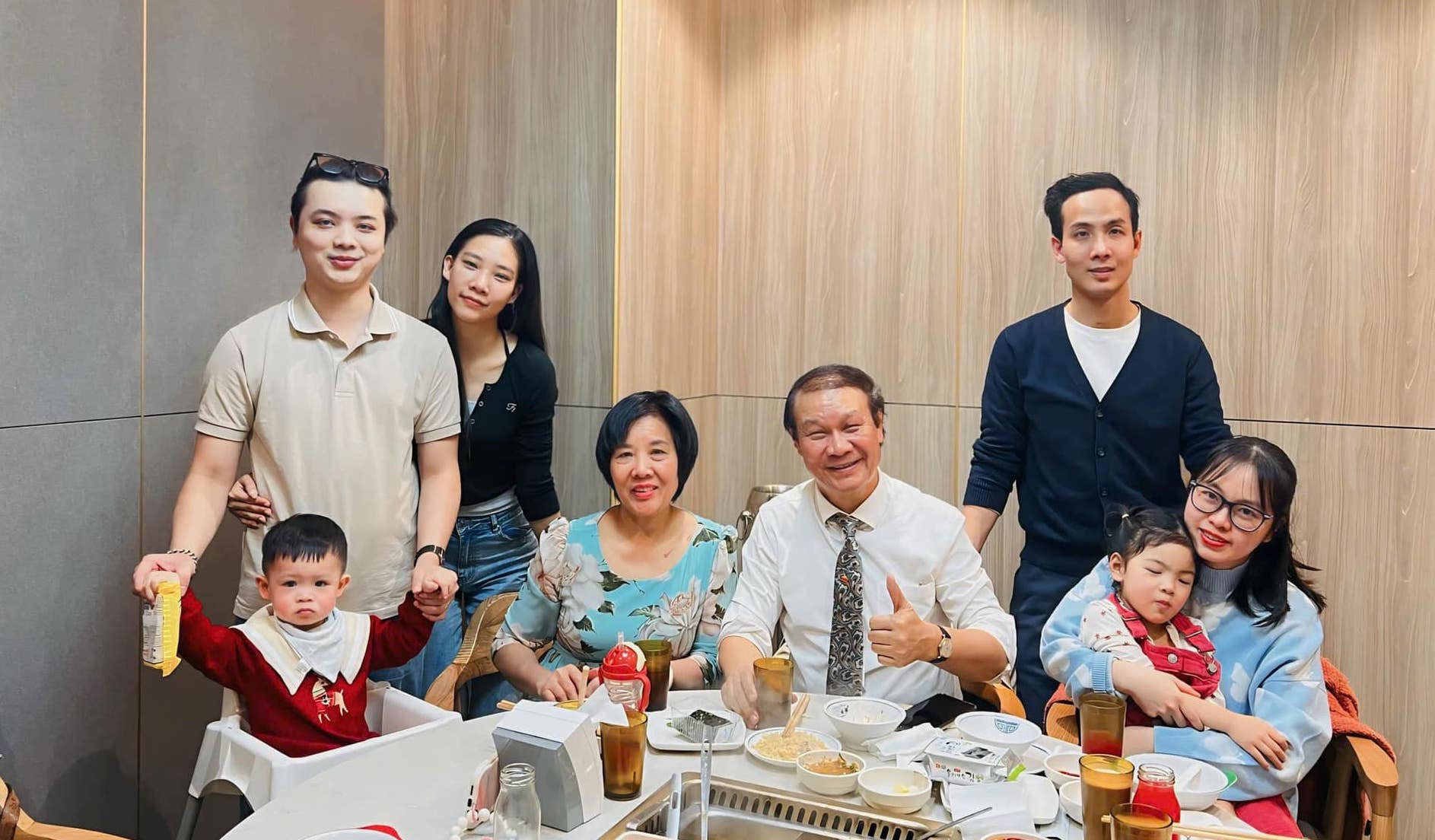 B&agrave; x&atilde; l&agrave; bạn đồng m&ocirc;n của NSND Nguyễn Hải, từng được mệnh danh 'Thẩm Thu&yacute; Hằng của Kho&aacute; 1 S&acirc;n khấu - Điện ảnh' - Ảnh 7.