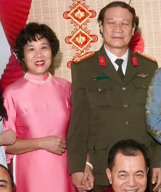 B&agrave; x&atilde; l&agrave; bạn đồng m&ocirc;n của NSND Nguyễn Hải, từng được mệnh danh 'Thẩm Thu&yacute; Hằng của Kho&aacute; 1 S&acirc;n khấu - Điện ảnh' - Ảnh 5.