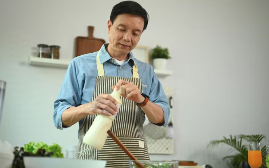 Con dâu nghi ngờ bố chồng có hành vi kỳ lạ, lắp camera phát hiện sự thật nghẹn lòng