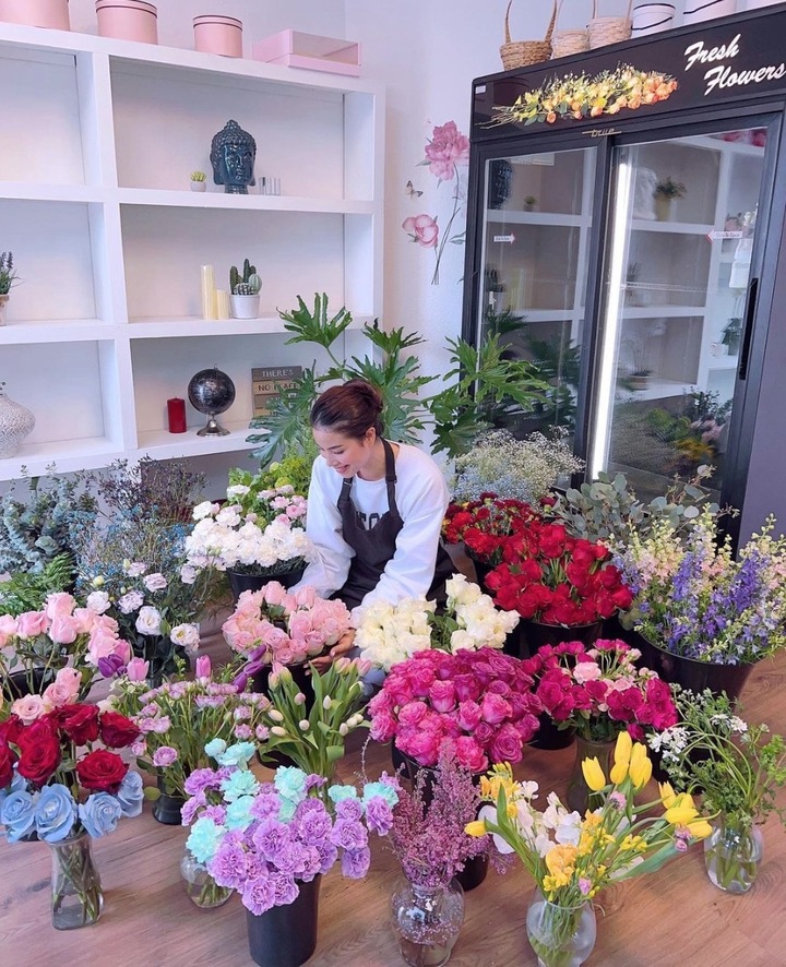 Sức h&uacute;t của 'Hoa hậu quốc d&acirc;n' d&ugrave; đ&atilde; gần 10 năm rời h&agrave;o quang showbiz Việt - Ảnh 4.