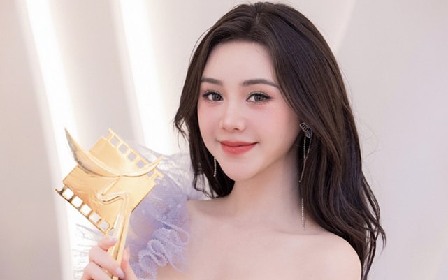 Quỳnh Kool từng &aacute;p lực đến mức su&yacute;t bỏ nghề diễn