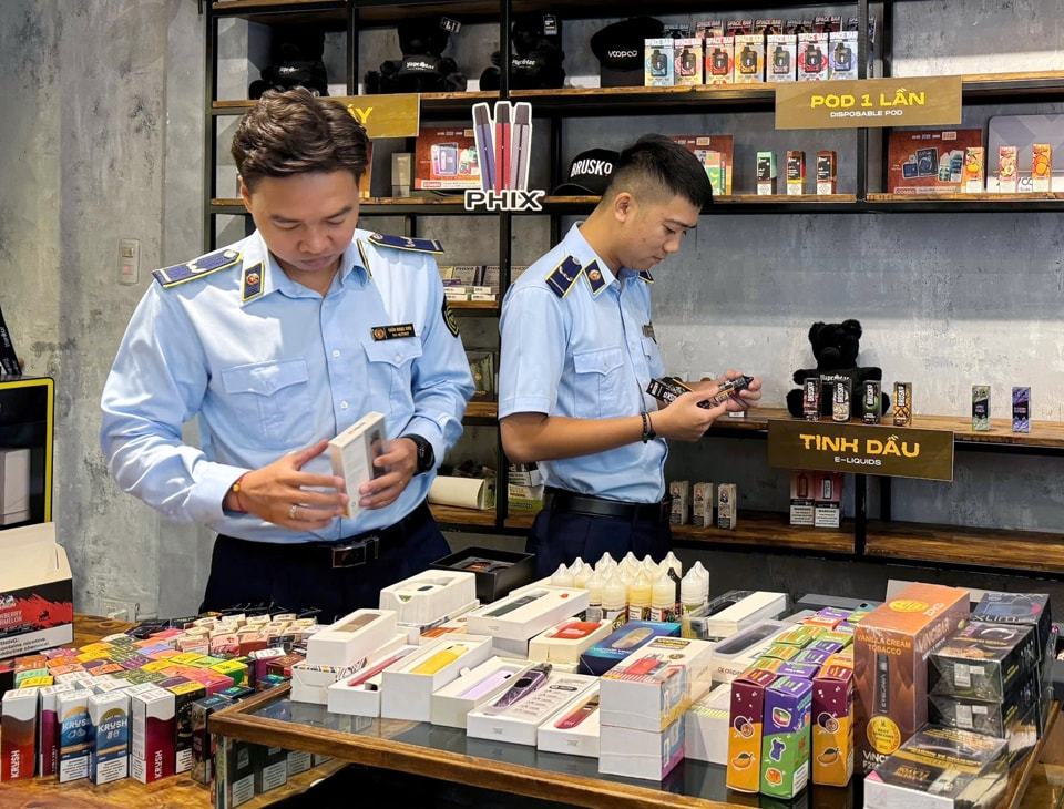 Từ ng&agrave;y 15/5 tới, sử dụng thuốc l&aacute; điện tử c&oacute; thể bị phạt đến 5 triệu đồng- Ảnh 2.