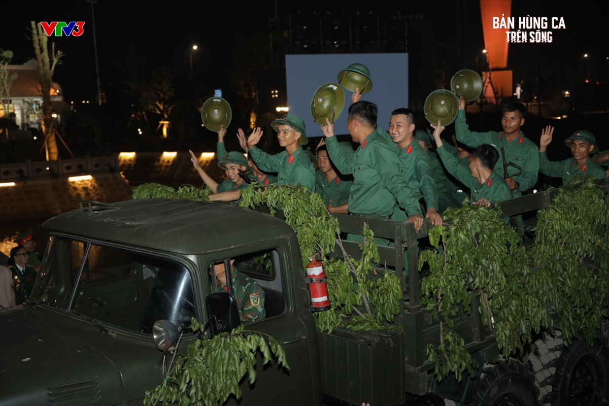 Bản h&ugrave;ng ca tr&ecirc;n s&ocirc;ng: T&aacute;i hiện k&yacute; ức kh&ocirc;ng qu&ecirc;n ở bến ph&agrave; Gianh - Ảnh 9.