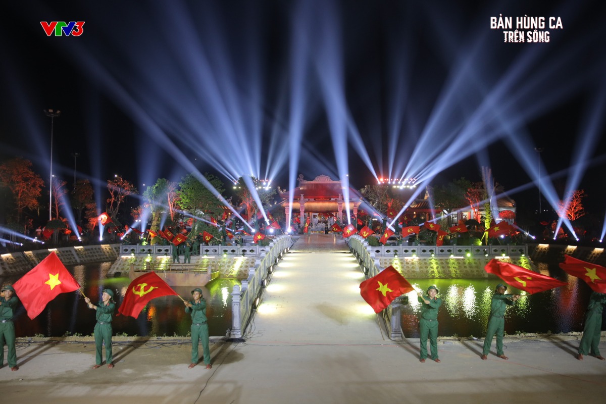 Bản h&ugrave;ng ca tr&ecirc;n s&ocirc;ng: T&aacute;i hiện k&yacute; ức kh&ocirc;ng qu&ecirc;n ở bến ph&agrave; Gianh - Ảnh 1.